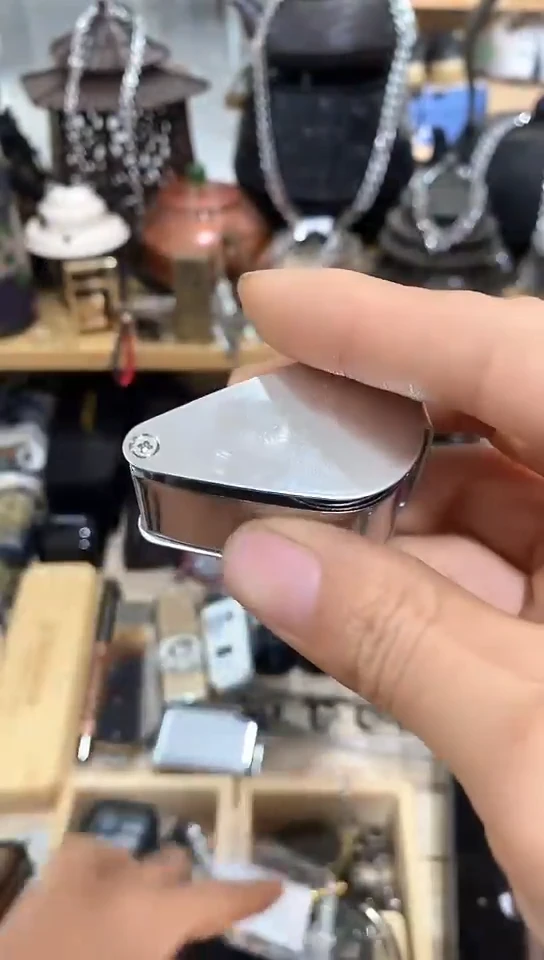 瓷片闪购商品  如图所示