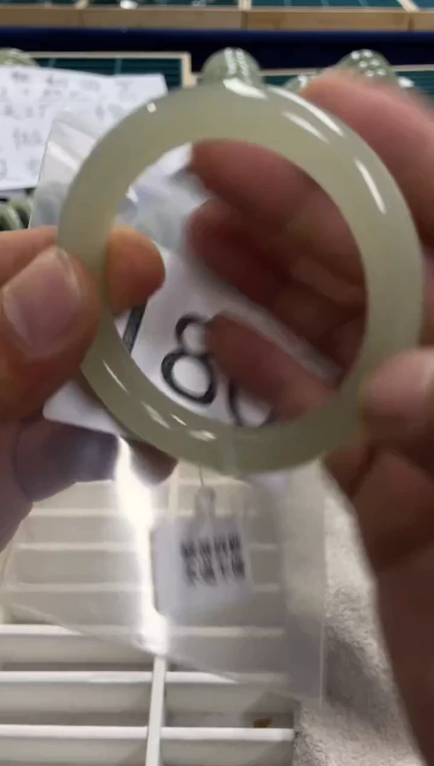 未镶嵌手镯和田玉和田玉手镯56圈180号