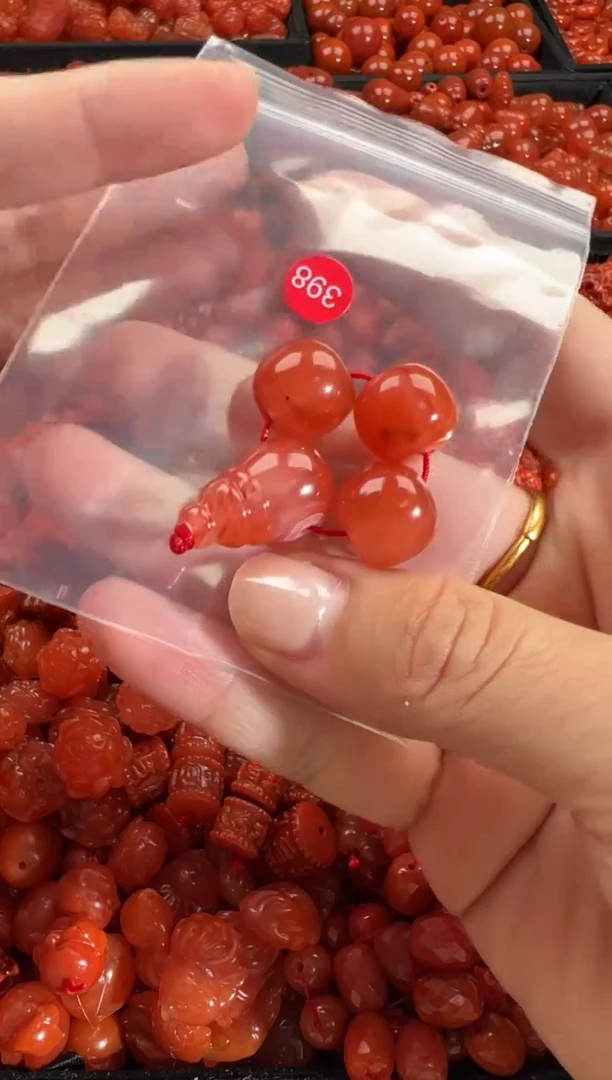 颈饰未镶嵌南红玛瑙1