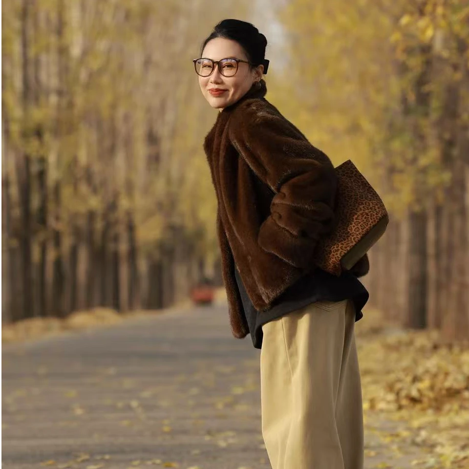 慵懒风短款不掉毛保暖时尚外套