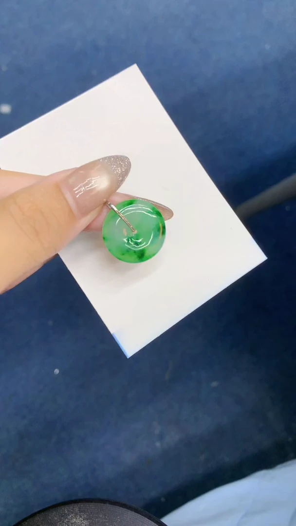 颈饰18K金镶嵌翡翠1