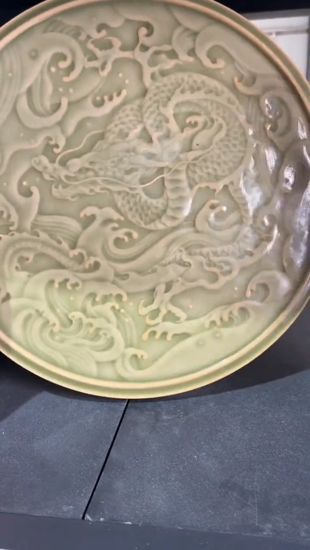 耀州窑仰山龙纹大盘子