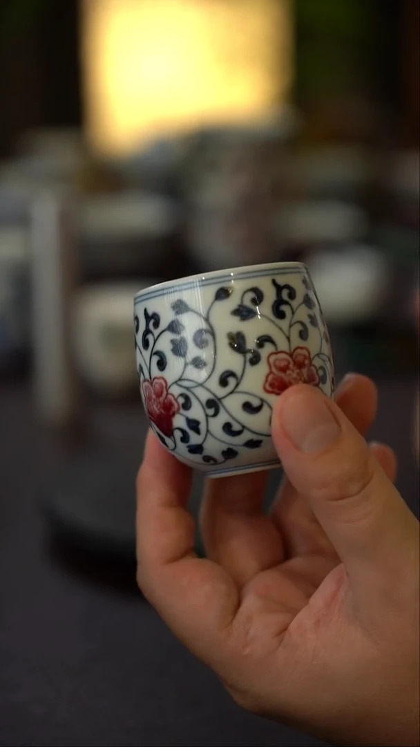 景德镇全手工手绘青花釉里红握手杯