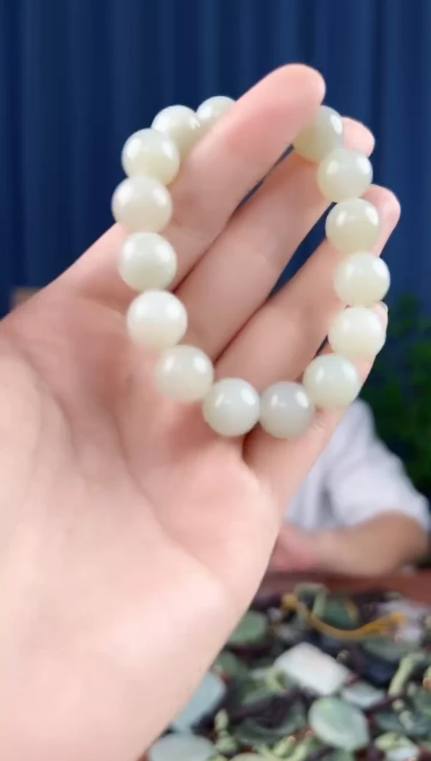 未镶嵌和田玉挂件拍一发一，