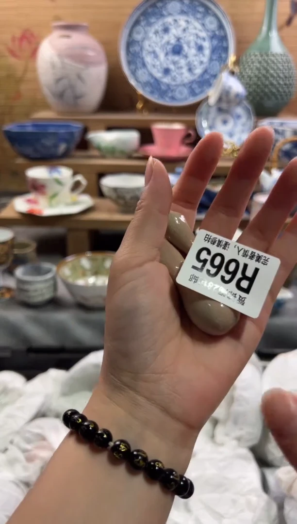 瓷片猫*咚       R665