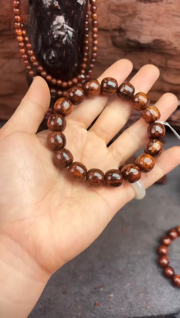 降真香海南红降花梨公1.2高货黄油芝麻点高货