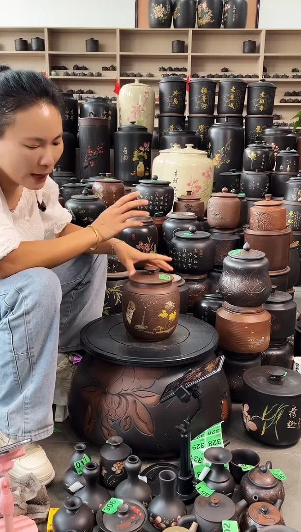 罐瑕疵茶叶罐  锤纹彩填古铜色冬瓜  045