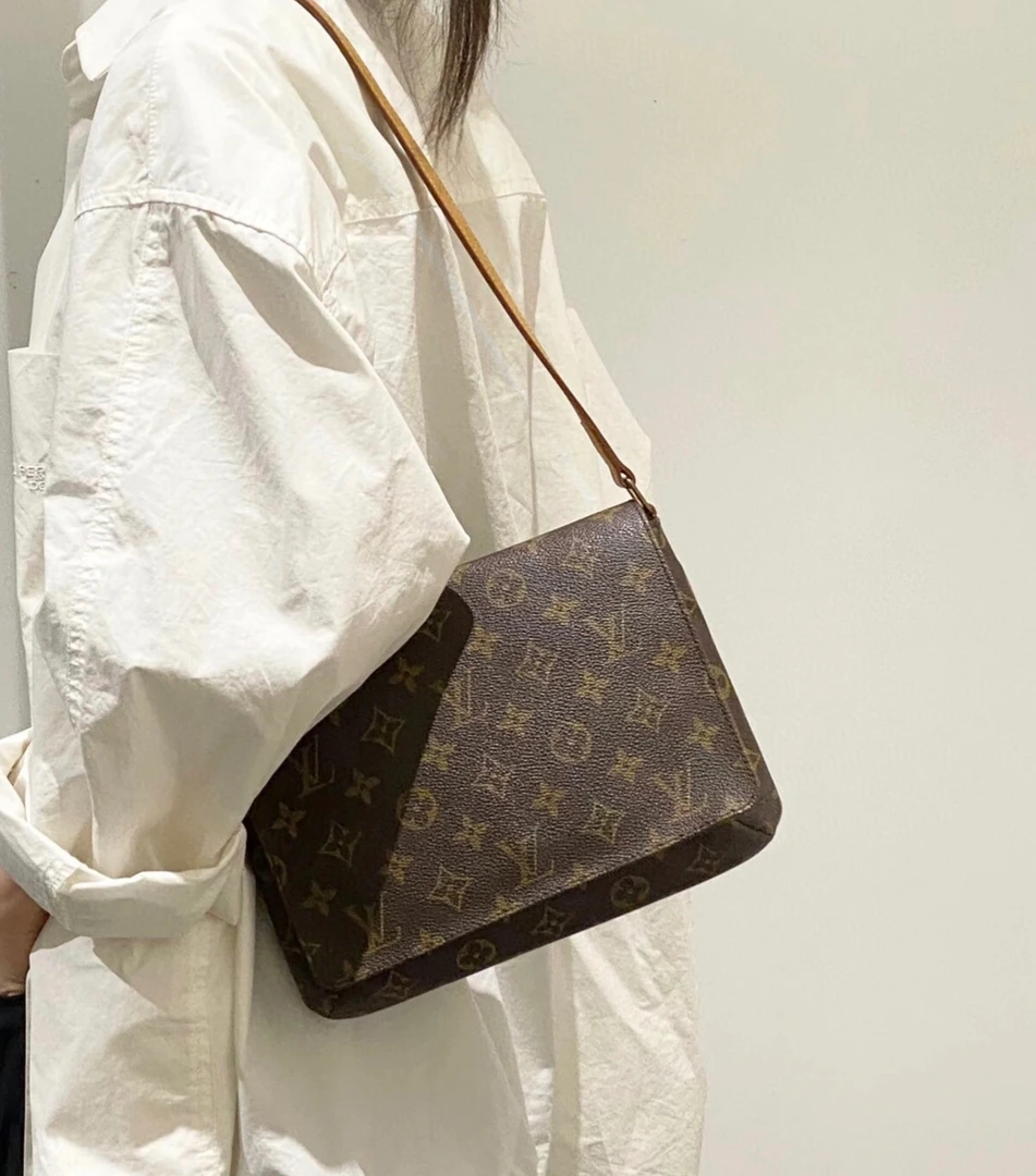 修复品LouisVuitton/路易威登王菲包小号横版单肩后换植鞣革自达