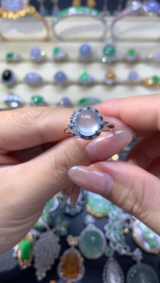 翡翠18K金镶嵌颈饰戒指