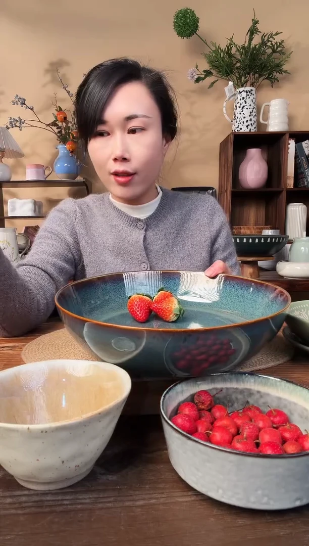 11.5英寸窑变蓝麻点大汤碗微瑕