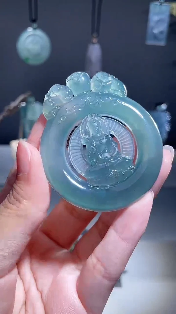 颈饰未镶嵌翡翠观音