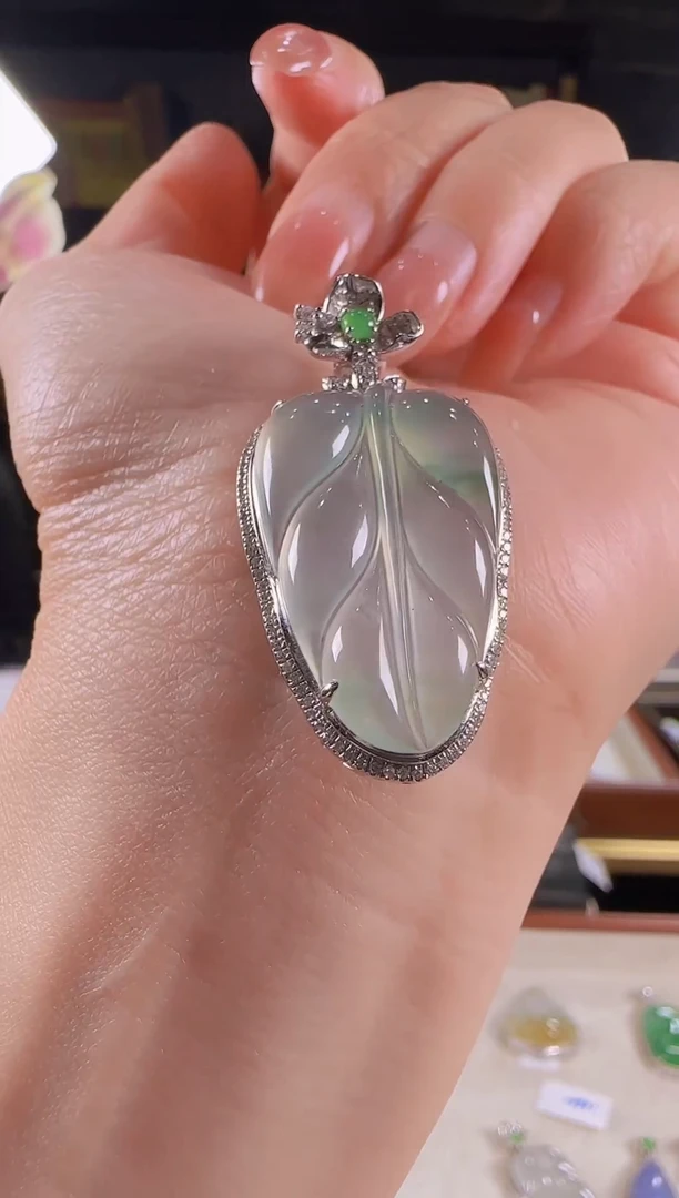 【闪购商品】翡翠戒指18K金镶嵌冰飘绿叶子