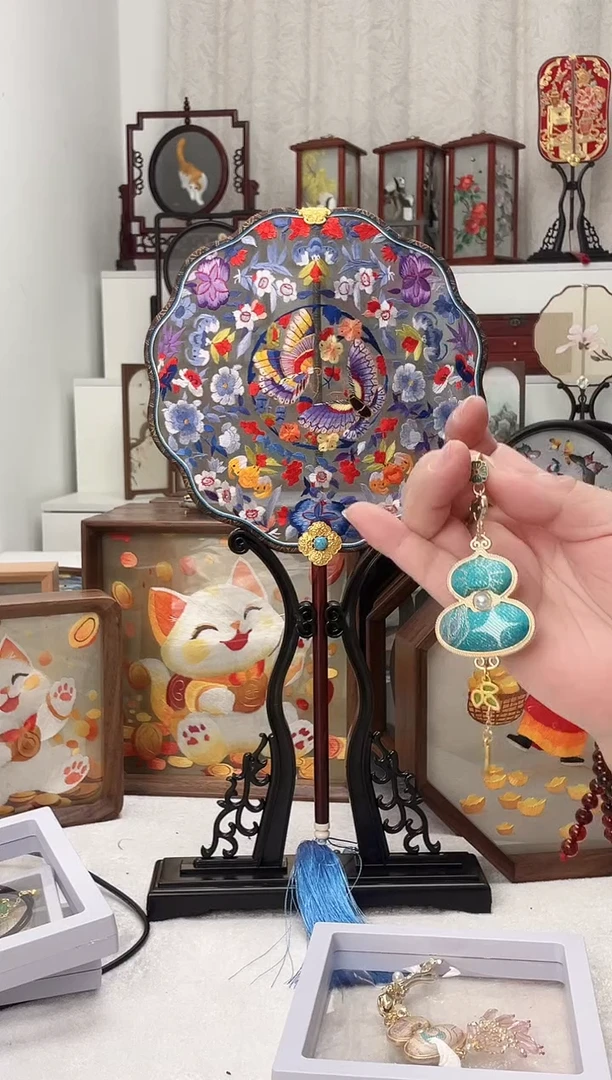 扇子苏绣作品手工团扇