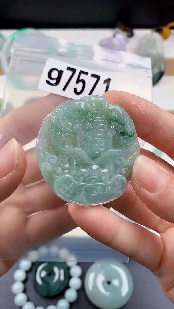 颈饰未镶嵌翡翠天然翡翠吊坠挂件