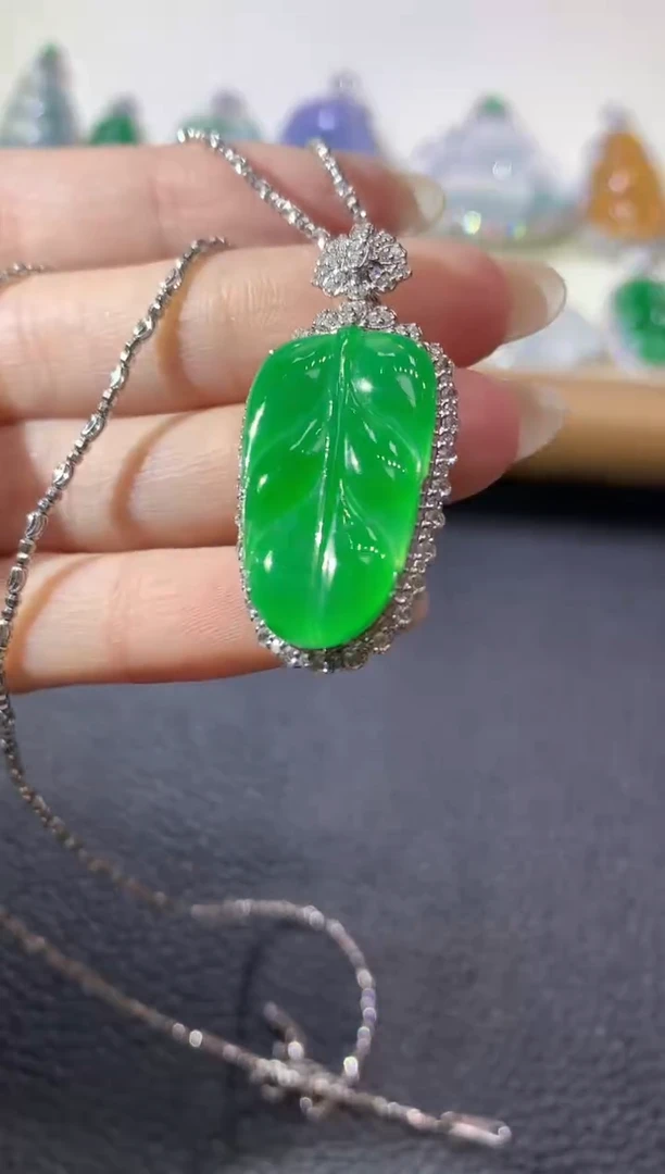 翡翠18K金镶嵌吊坠(不含链)C11翡翠