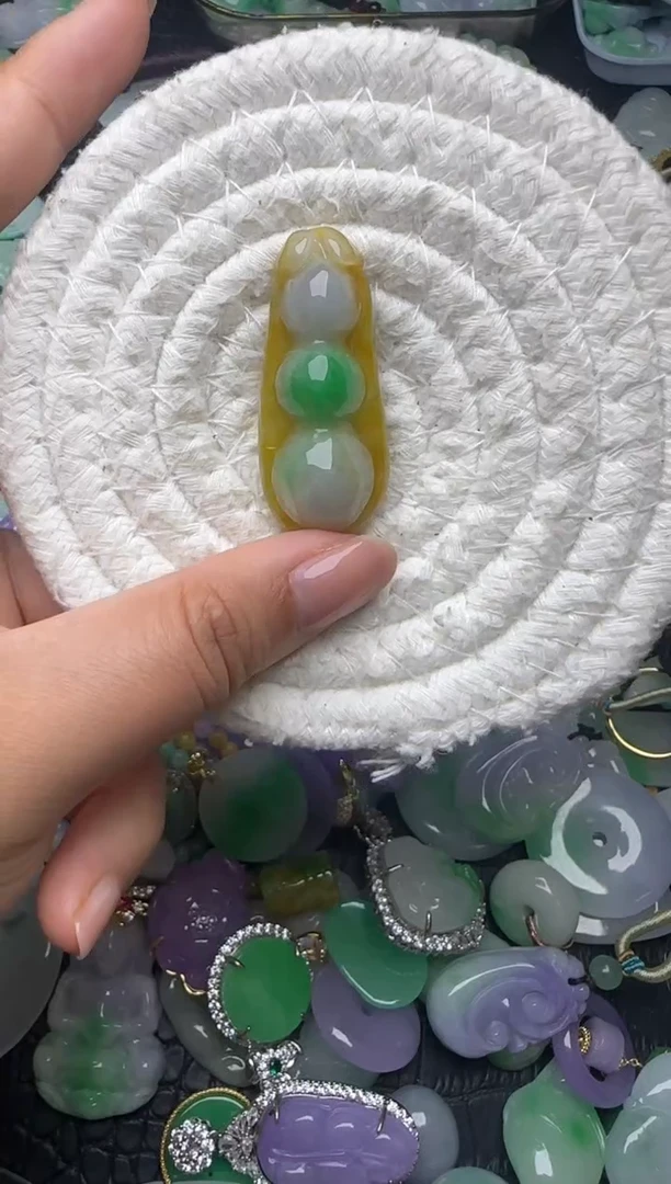 颈饰未镶嵌翡翠缅甸翡翠吊坠