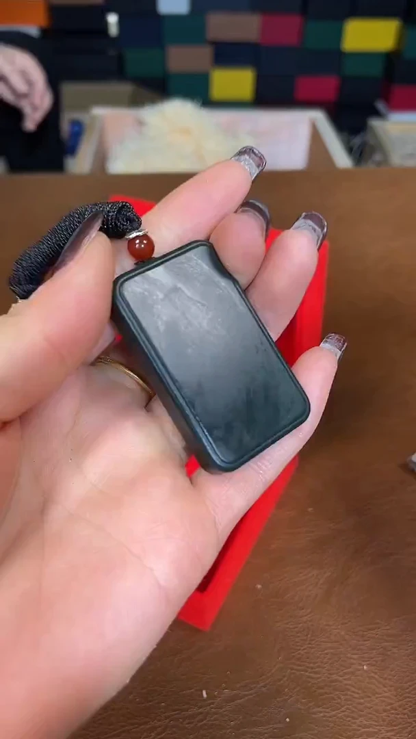 吊坠(赠链)未镶嵌和田玉塔青无事牌