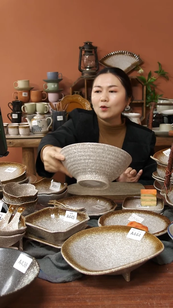 陶瓷A369 一只陶瓷粗陶斗笠碗可能微瑕