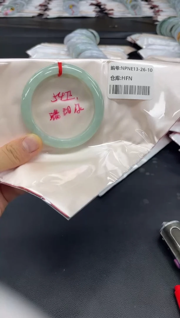 未镶嵌手镯翡翠翡翠手镯
