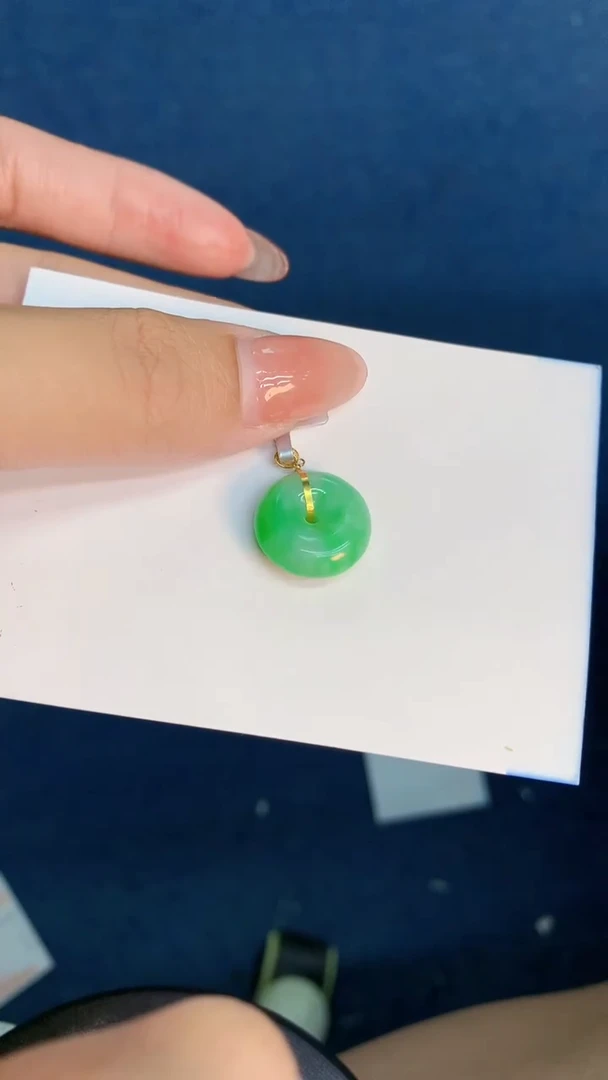 翡翠18K金镶嵌吊坠(不含链)1