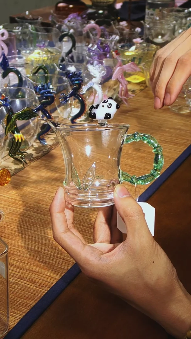 【闪购商品】熊猫公杯晶焱金标