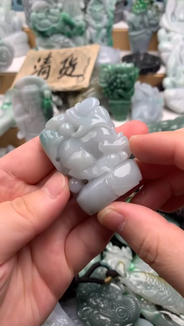 吊坠(不含链)未镶嵌翡翠1