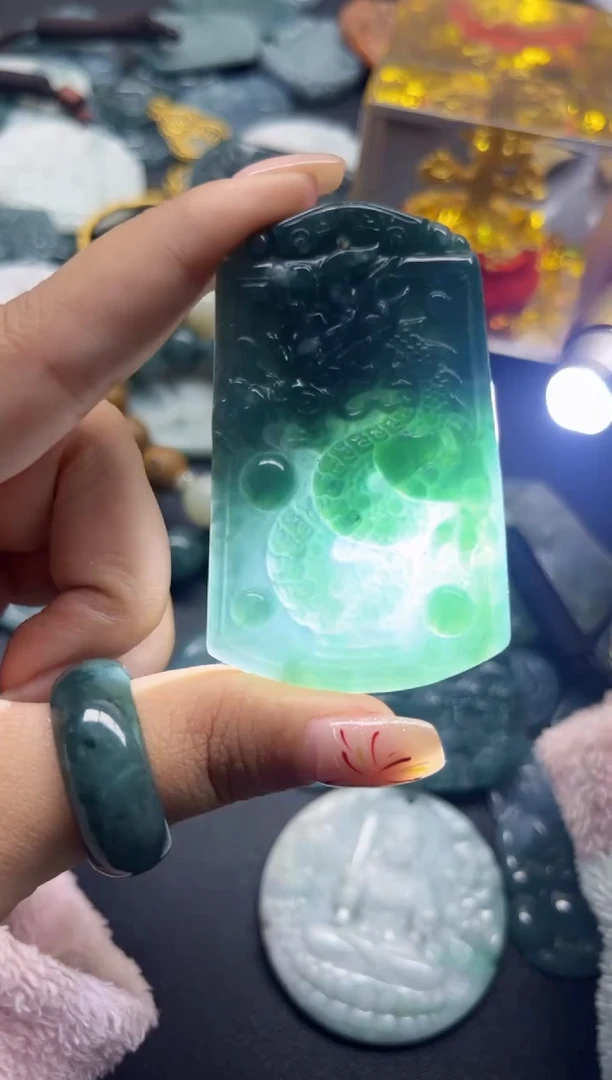 【闪购商品】翡翠颈饰未镶嵌翡翠