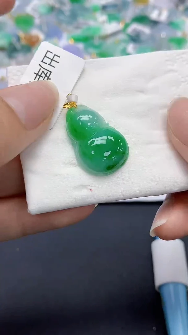 翡翠18K金镶嵌颈饰天然缅甸a货翡翠