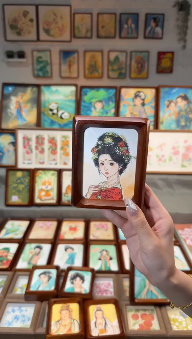 国画红衣女孩 手绘国画4