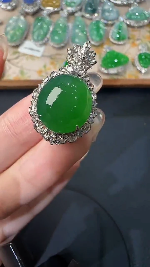 翡翠18K金镶嵌吊坠(不含链)43
