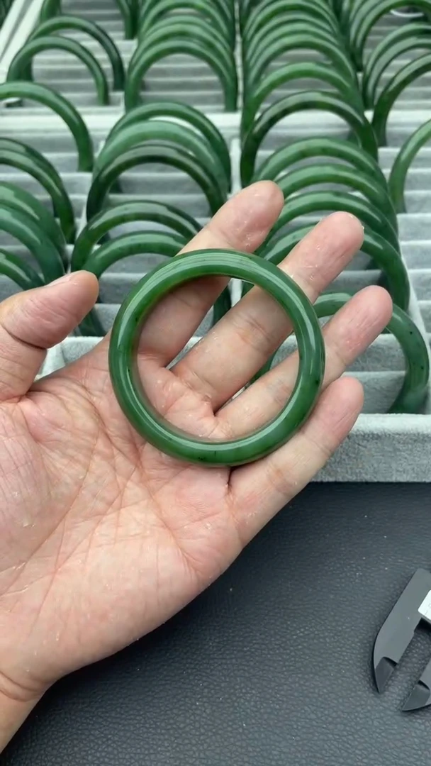 未镶嵌手镯和田玉（碧玉）44-53.7