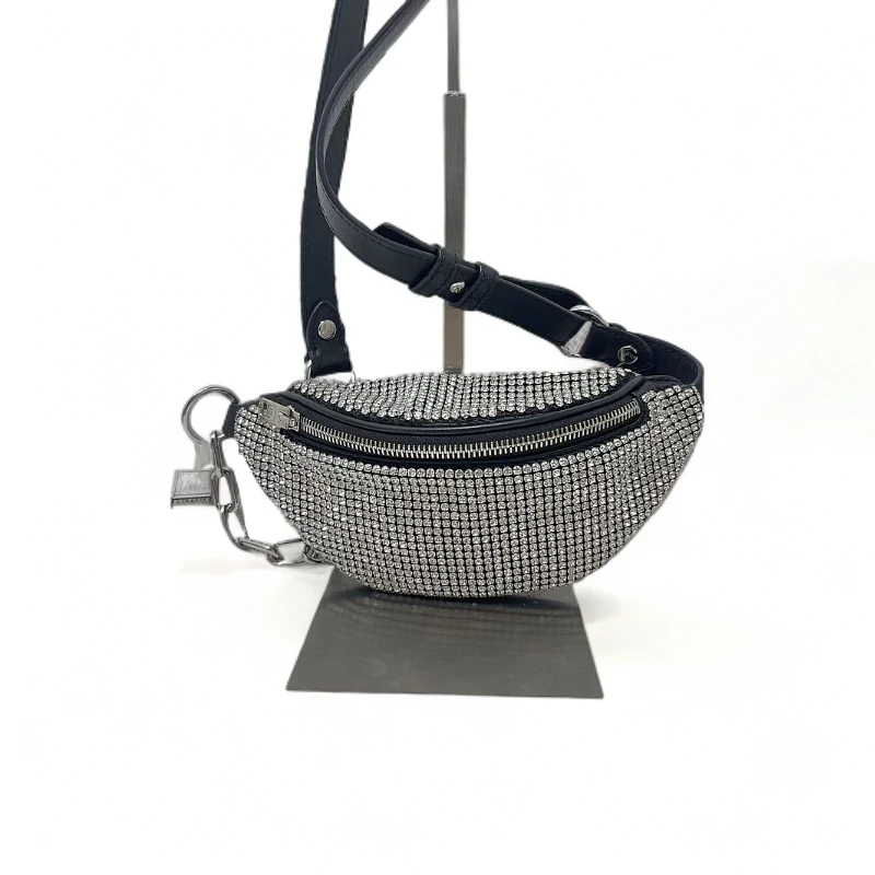 95新 Alexander McQueen/亚历山大·麦昆 新款闪钻晚宴/胸包