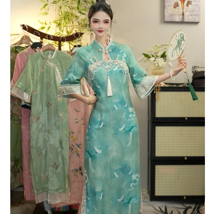 花想容2025夏季新款中国风飘逸日常如意绣花绿色长款旗袍WW（2753）