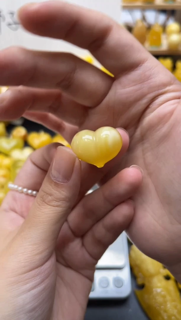 琥珀未镶嵌珠宝奇石150琥珀蜜蜡微瑕