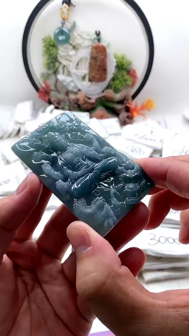 颈饰未镶嵌翡翠千手观音