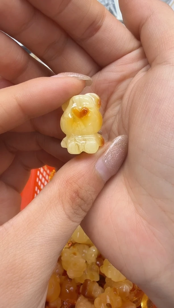 裸石琥珀未镶嵌如图