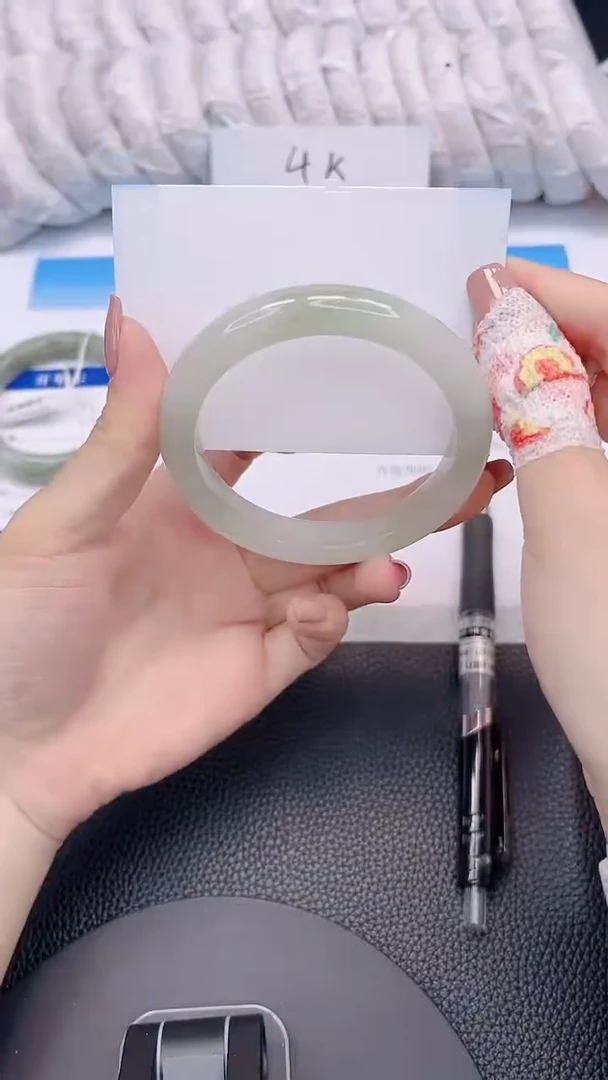 石英质玉手镯未镶嵌106-58.8