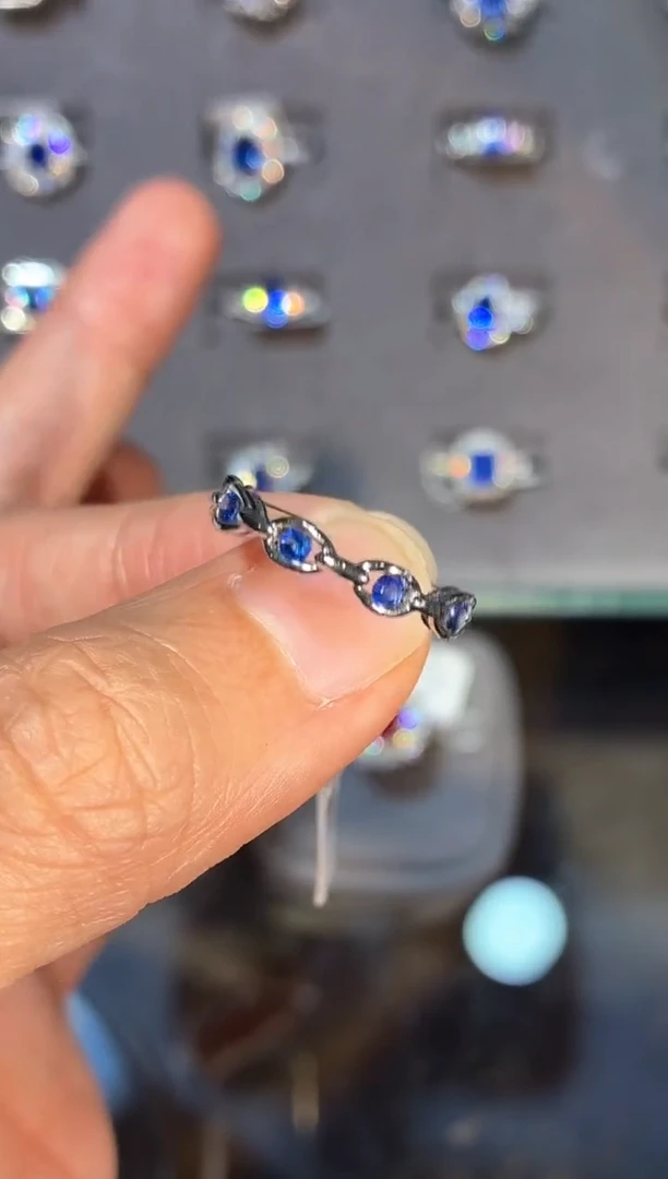 戒指蓝宝石18K金镶嵌【闪购】不低于0.37ct/七天鉴赏/多样性发货