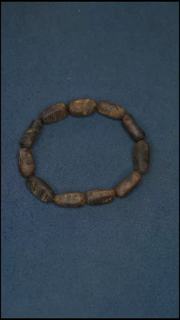 沉香手串海南莺歌绿棋单圈虫漏沉水浮