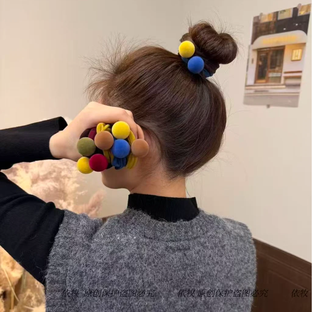 依牧2025新款新年圣诞圆球头绳韩系秋冬天鹅绒高弹力发圈扎发发绳