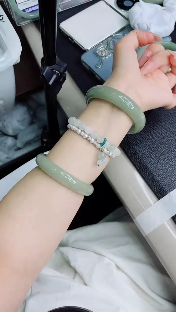 石英质玉手镯未镶嵌454-58.7