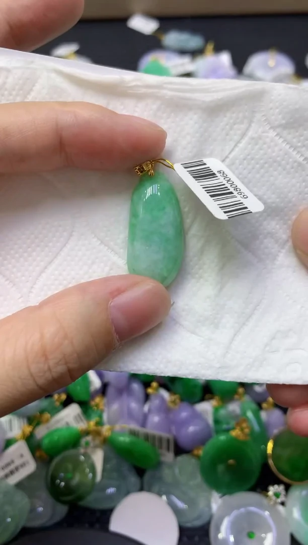 颈饰未镶嵌翡翠天然缅甸翡翠A货
