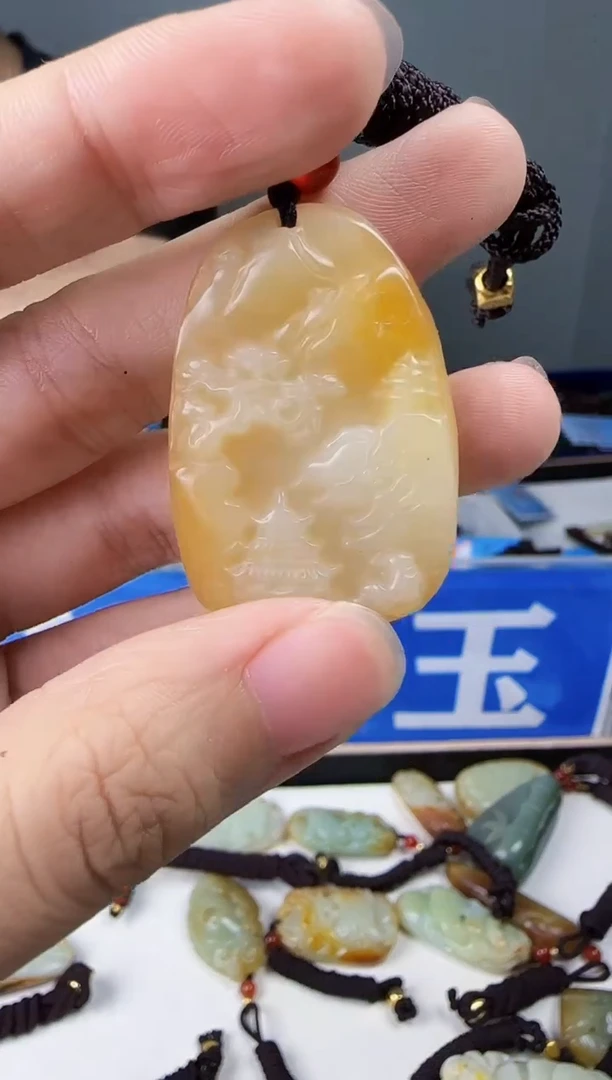 和田玉未镶嵌颈饰1