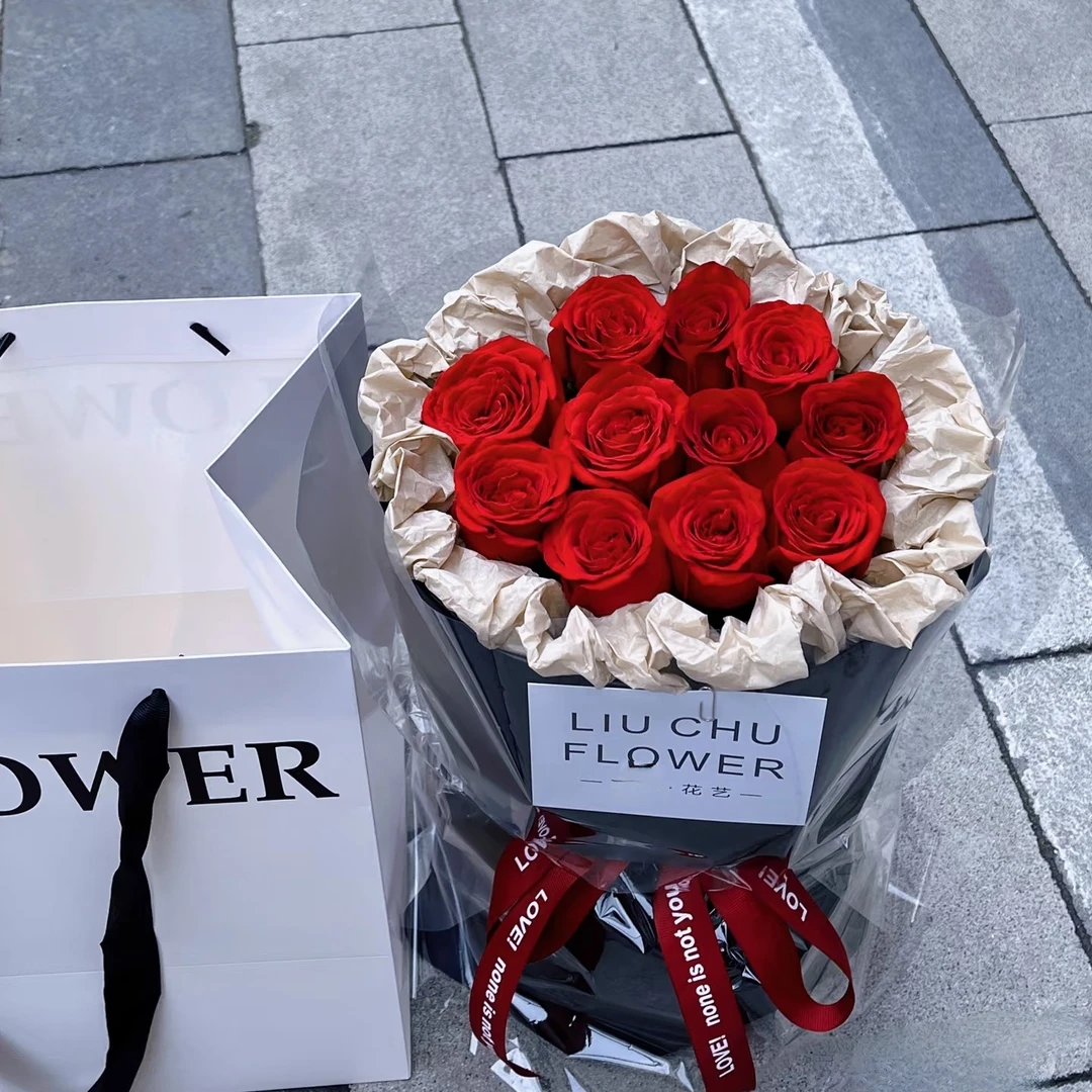 直播福利特惠【11朵红玫瑰小香风】花束送女友送朋友送老婆鲜花同城配送