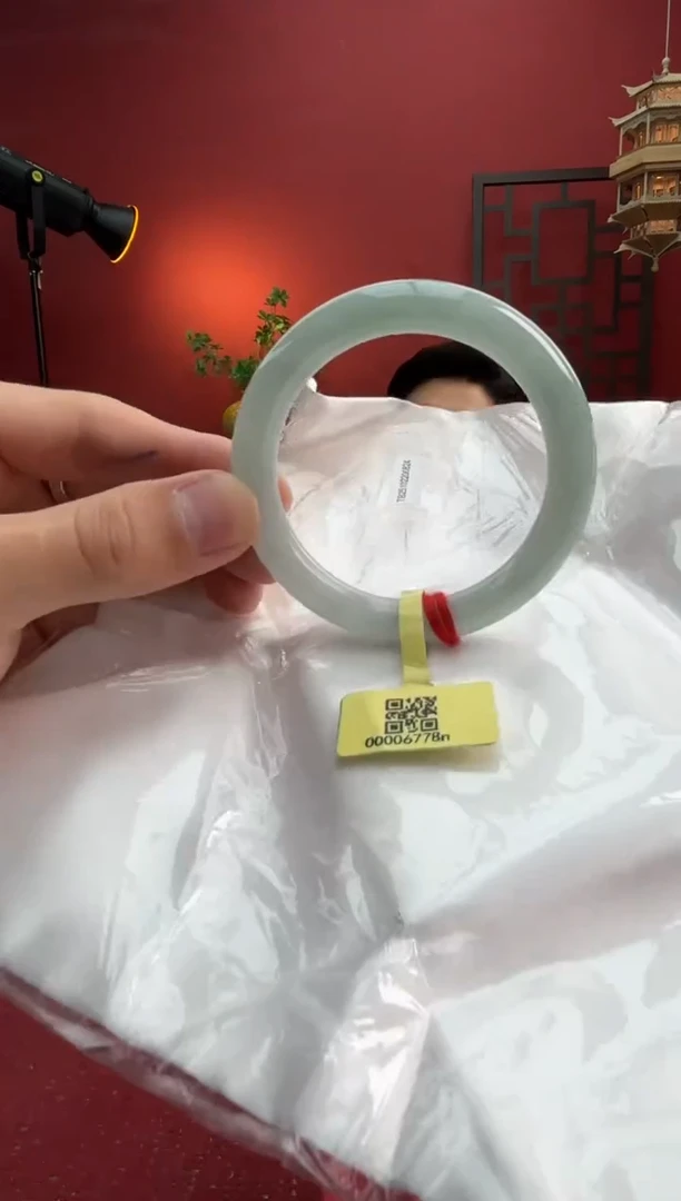 未镶嵌手镯（圆镯）翡翠翡翠手镯3