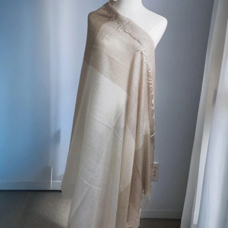 羊绒大格时尚围巾披肩软糯舒适四季款（本白  100*180）