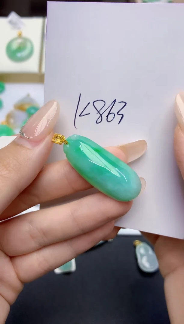 翡翠18K金镶嵌颈饰天然缅甸A货翡翠