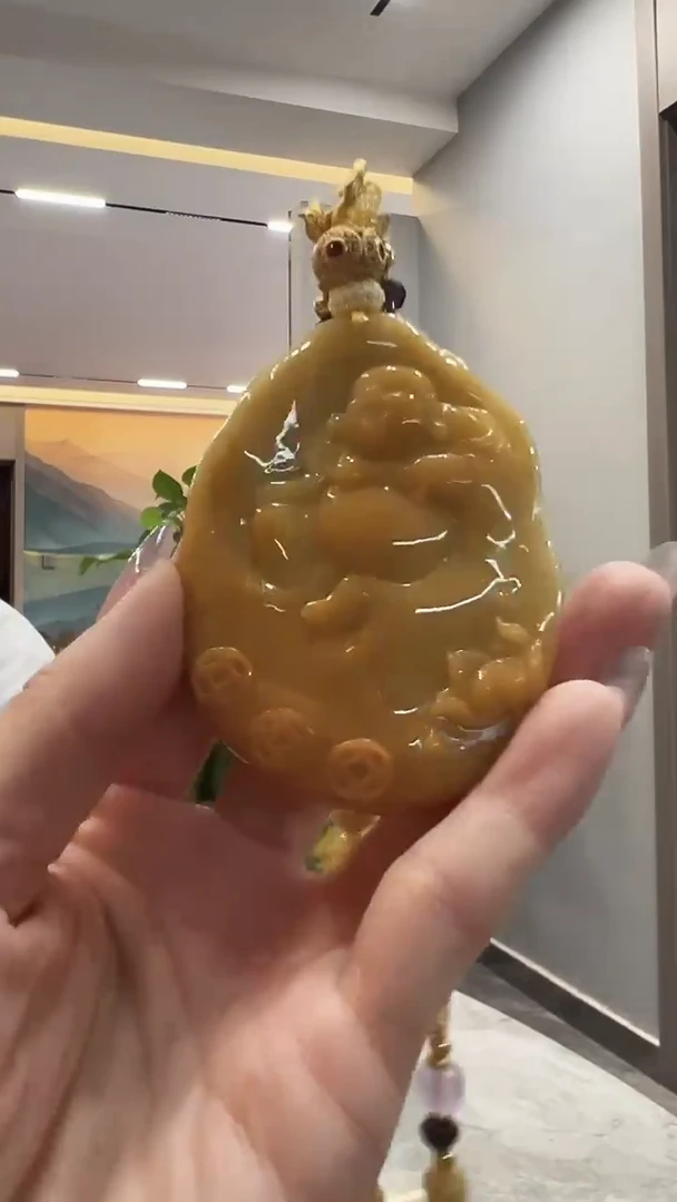 翡翠未镶嵌颈饰佛公