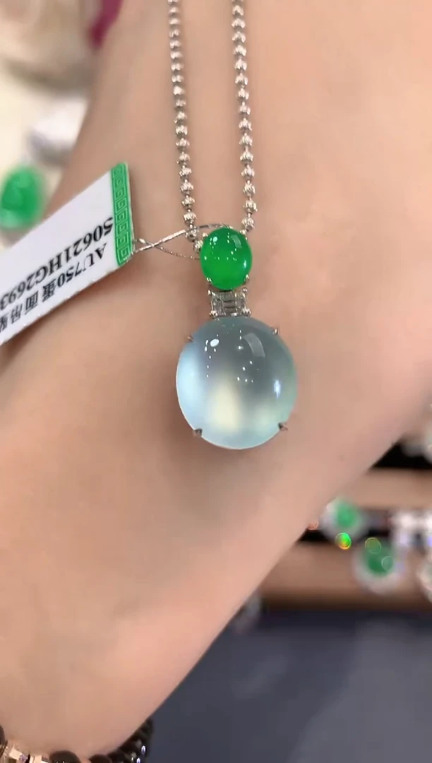 吊坠(不含链)18K金镶嵌翡翠s66