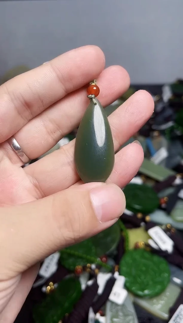 颈饰未镶嵌和田玉1